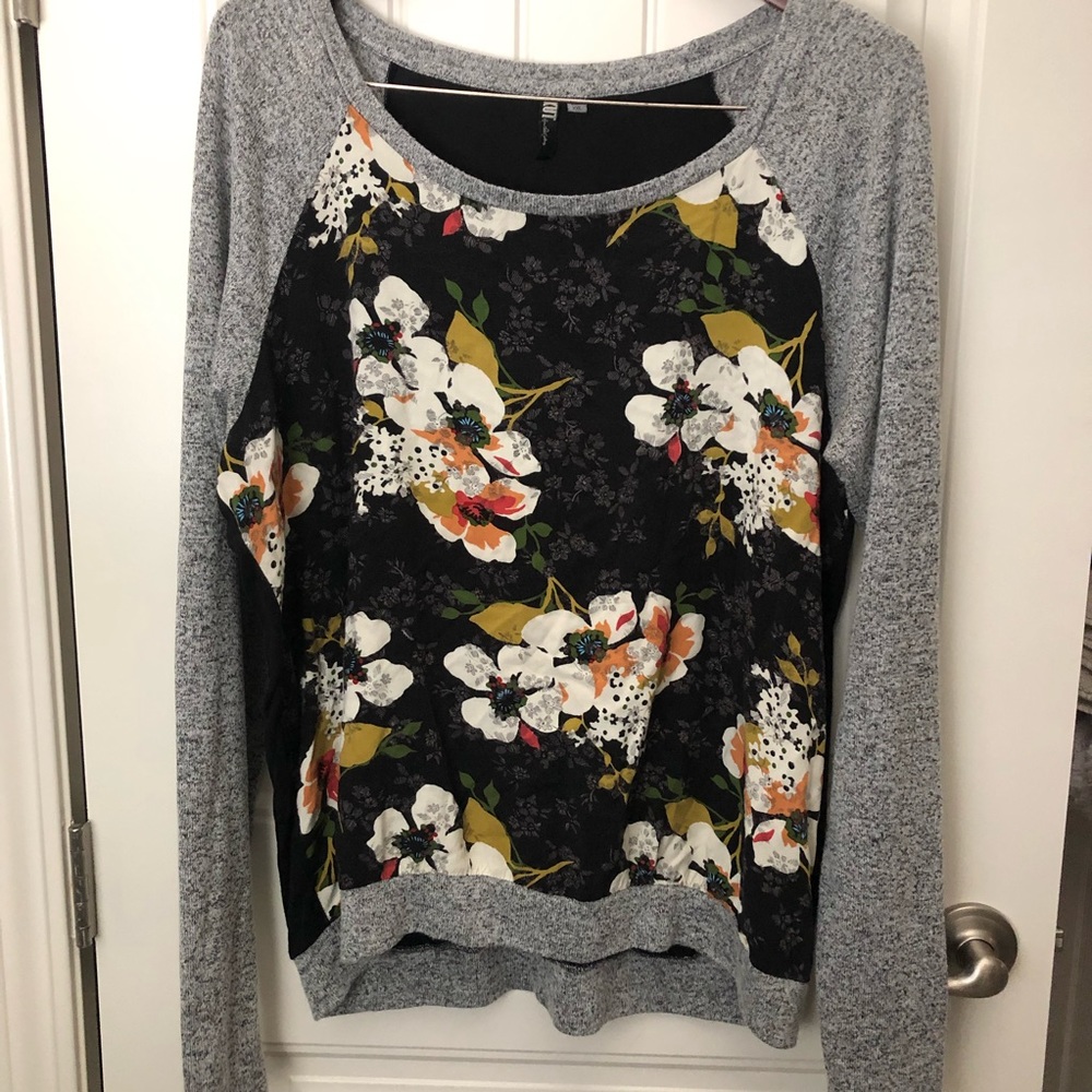 Floral Long Sleeve Unique Blouse by Kut from the Kloth, Size XXL.